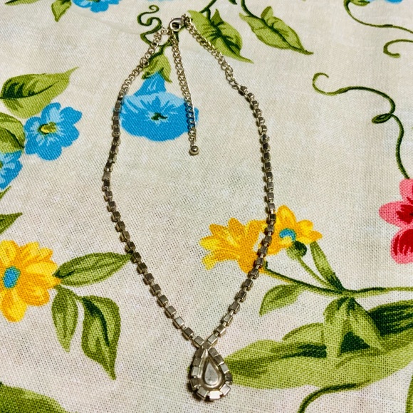Vintage Tear Drop Crystal Rhinestone Necklace Silver Tone - Picture 6 of 8